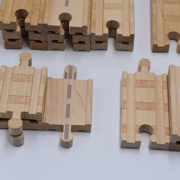 Lot of 30 Genuine REVERSIBLE 2 SIDES Thomas Roads Wooden Tracks Connectors - Picture 7 of 11